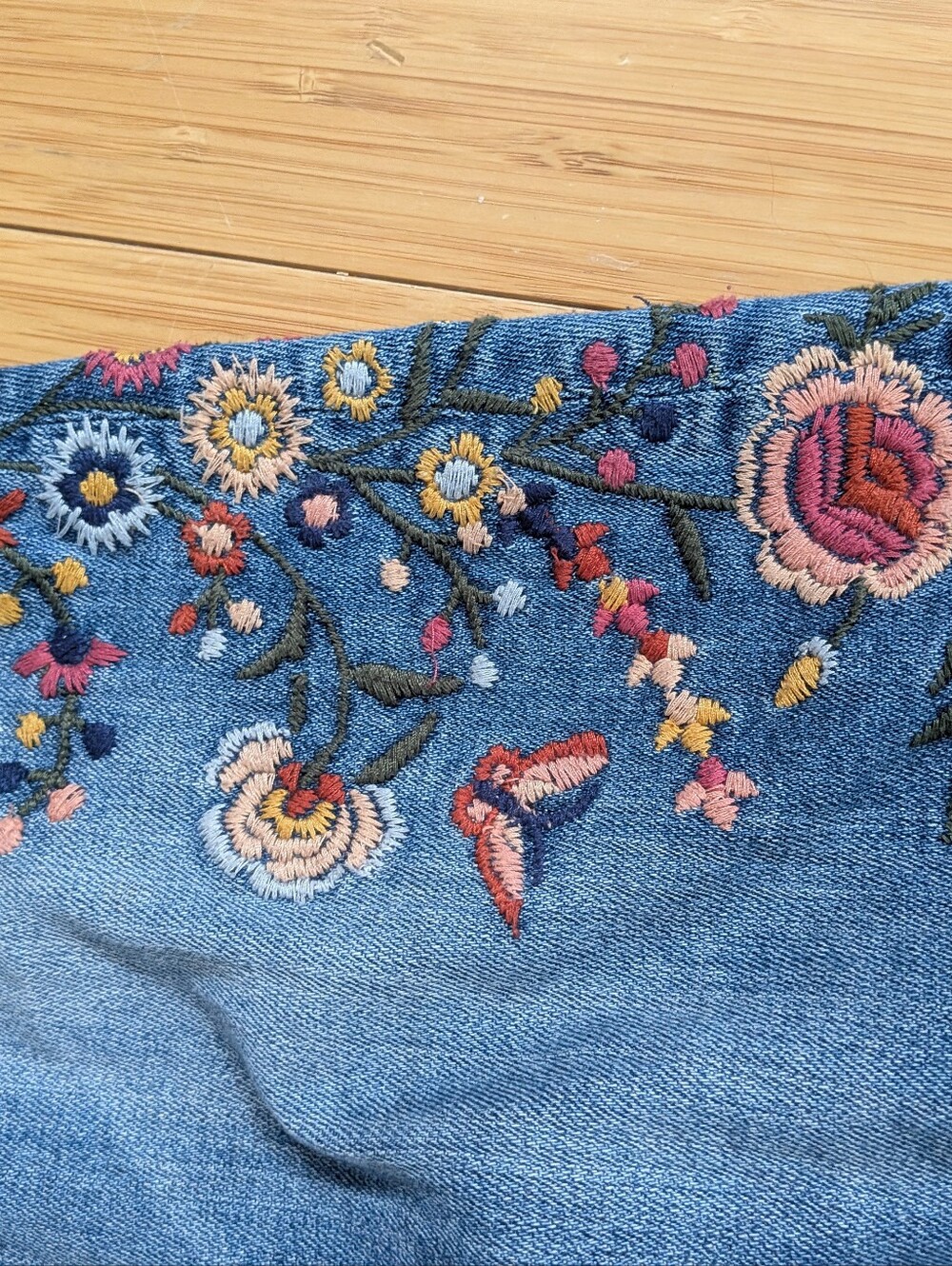 Driftwood Blue Jeans, Bootcut, Embroidered, Like New, Kelly, Waist 27 - Picture 7 of 13